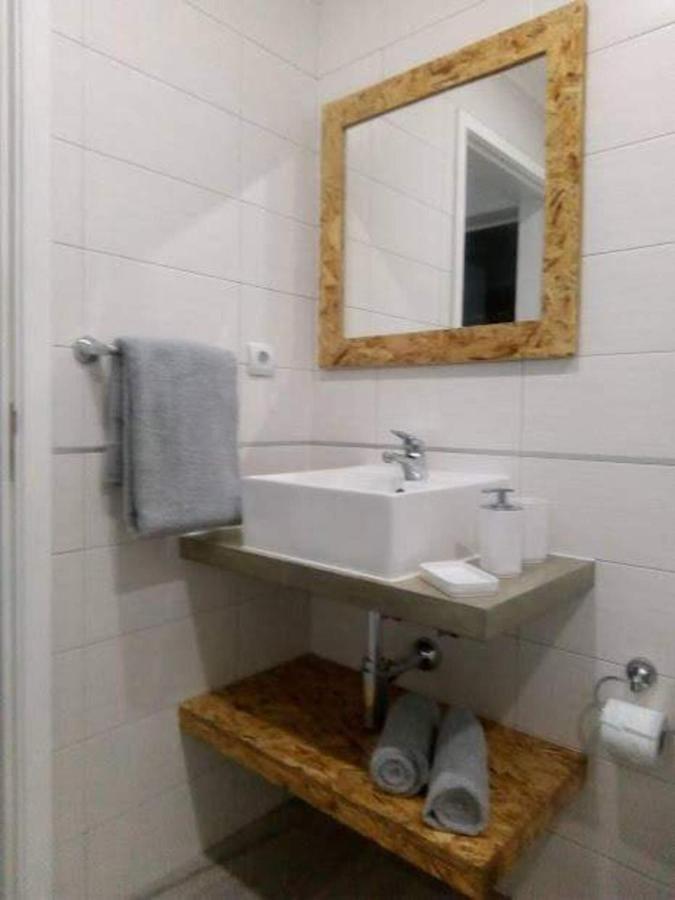 Impeccable 1 Bed In Villa
